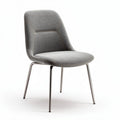 Chaise en tissu gris avec pieds en métal de dimensions 45 x 50 x 85cm